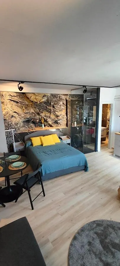 לינה וארוחת בוקר קסטל דה פרו Victoria Loft 0*,
